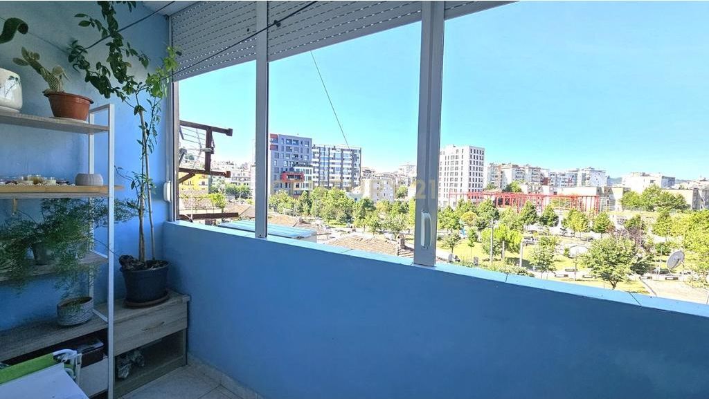 Appartamento 2+2 in Vendita a Ali Demi, Tirana
