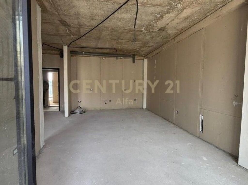 🏙️ **SHITET APARTAMENT 1+1 – GOLDEN GATE, PRANË MATERNITETIT TË RI**