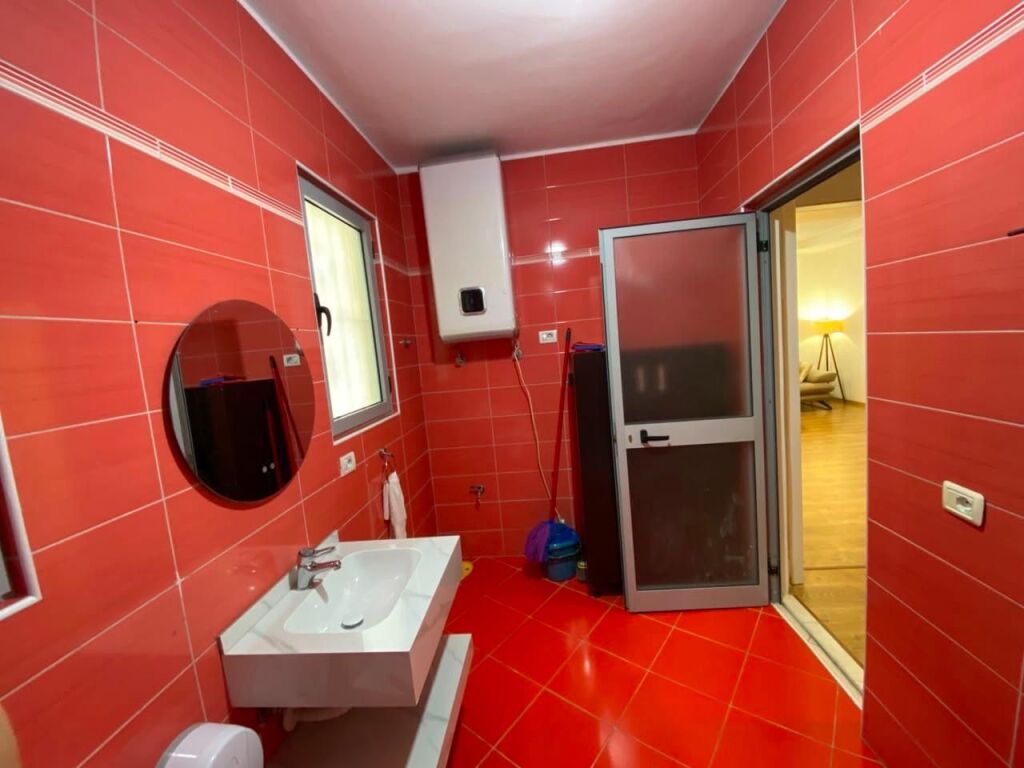 Shitet Apartament 1+1 Fresk