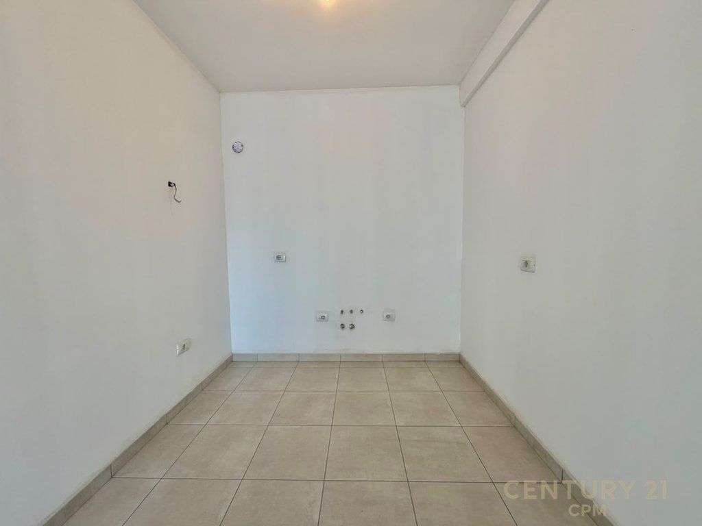 APARTAMENT 1+1 PER SHITJE NE KINOSTUDIO!