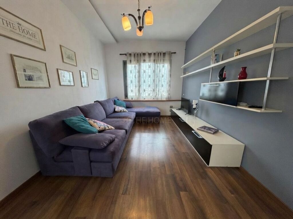 Qera , Apartament 2+1 , Pazari i Ri , Tirane