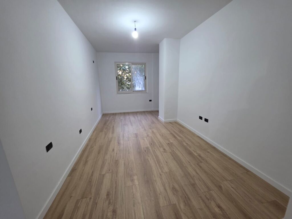 Shitet Apartament don bosko 185.0000€