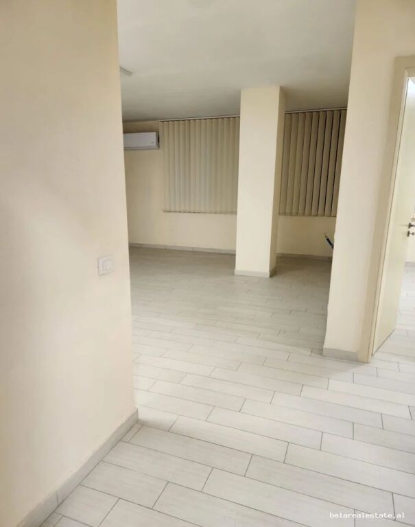 Apartament Me Qera 3+1 Tek Pazari i Ri (ID B2341) Tirane