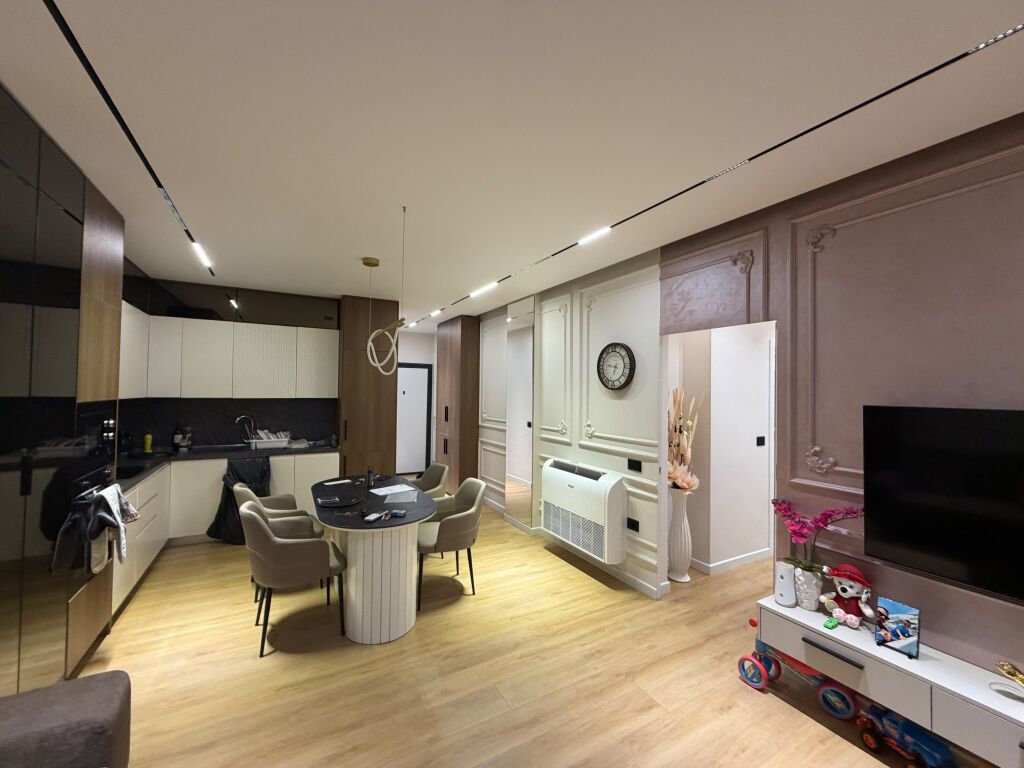 Shitet Apartament 2+1+2 + Garazhd ne Kavaje