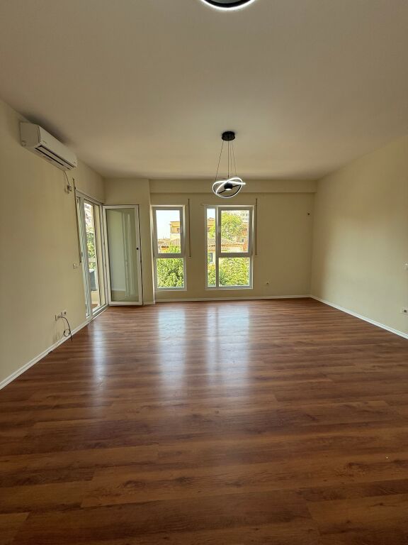Apartament ne shitje 1+1,Shkolla e kuqe