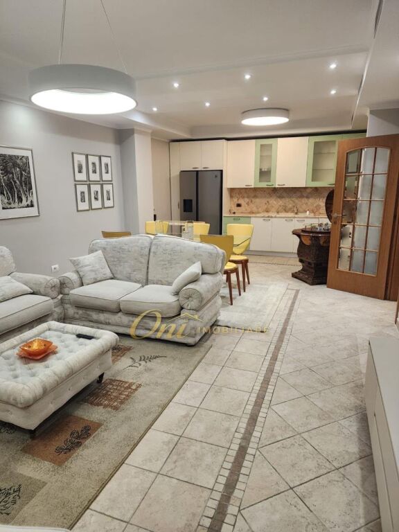 RRUGA E ELBASANIT, APARTAMENT PER QERA 2+1+2
