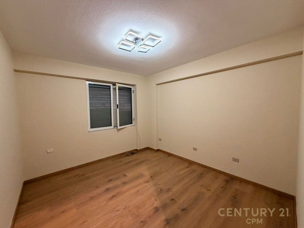 SHESIM APARTAMENT 3+1+2 PRANE STACIONIT TE FUNDIT TE TIRANES SE RE!!! Çmimi sipas kërkesës