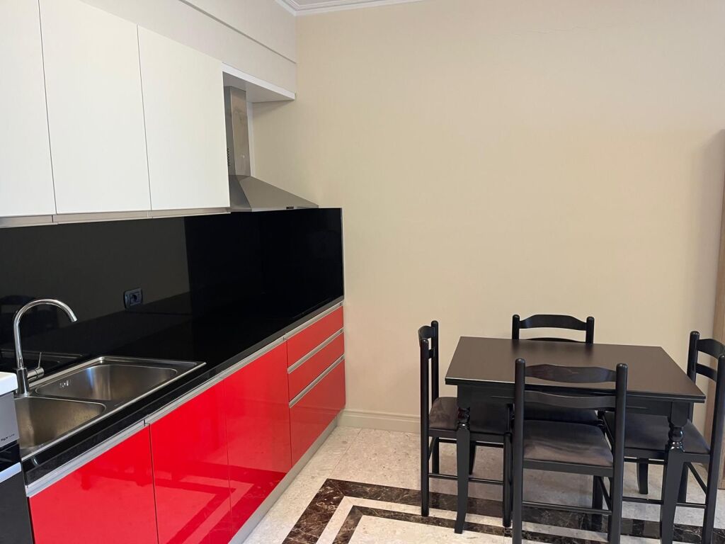 APARTAMENT 1+1 ME QIRA VJETORE | LUNGOMARE, VLORË 🌊🏡