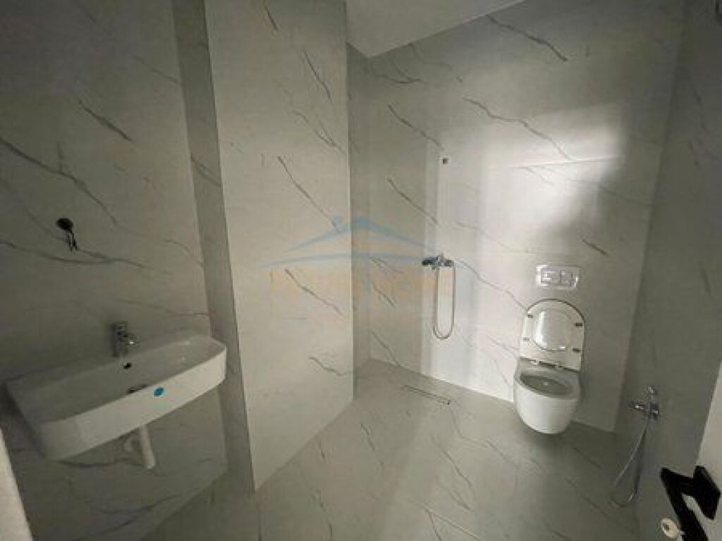 Affitto, Appartamento 2+1+2, Residenza "Jordan", Via Jordan Misja, Tirana.