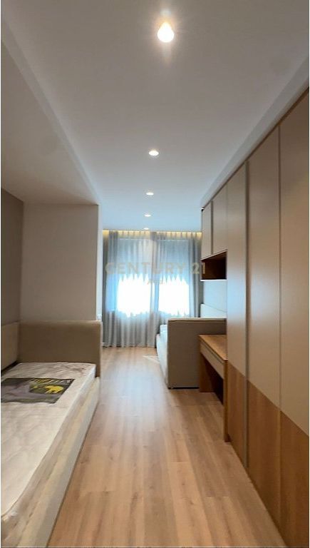 Shitet apartament 2+1+2 tualete tek Kompleksi Xheluks prane Xibrakut!