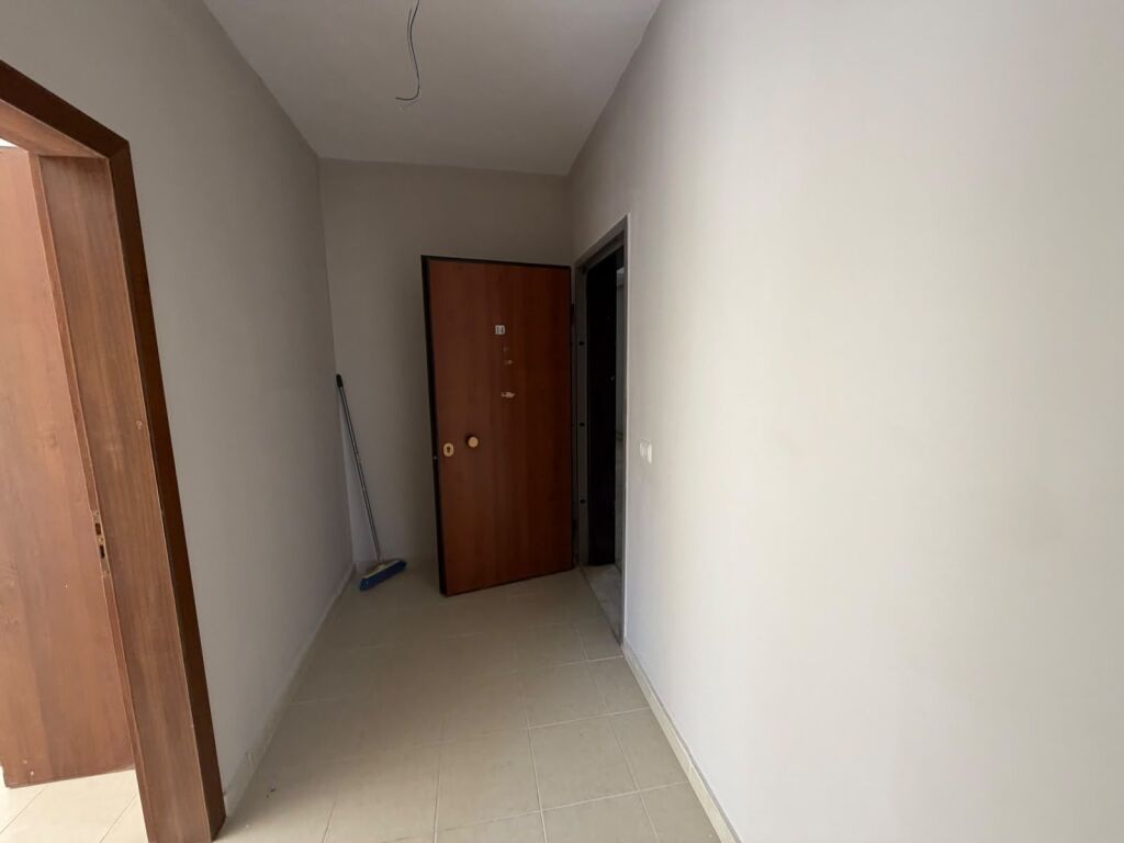 Shitet Apartament 1+1
