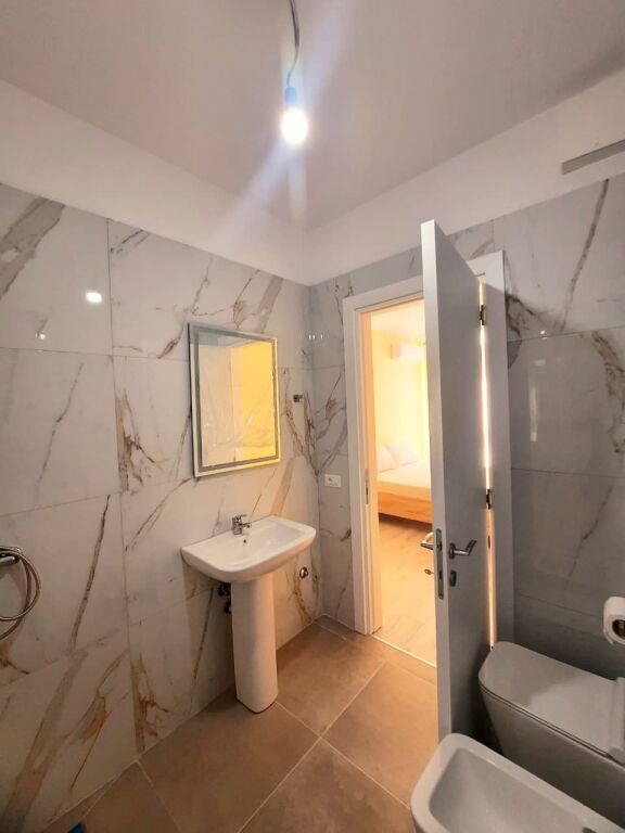 Apartament me qera 2+1+ 2 Univers City