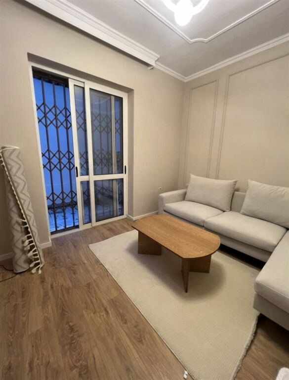 Apartament 1+1, me qera 50.000 lekë/ muaj.
