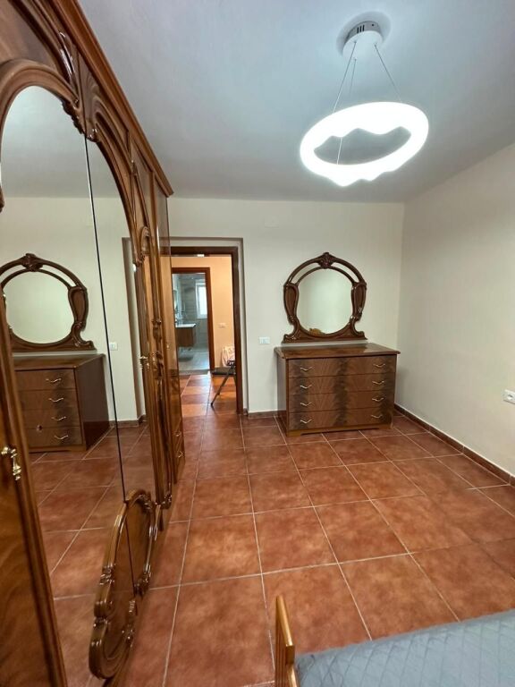 Apartament 2+1 tek Ambasada Amerikane