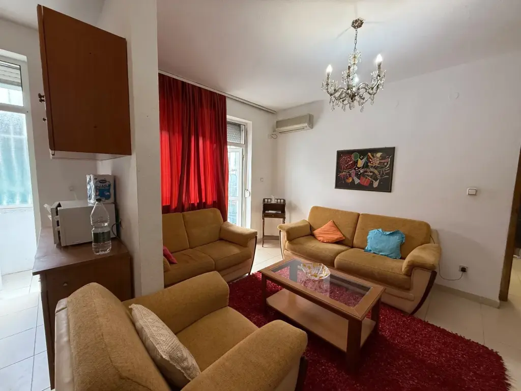 Jepet me qera apartament 1+1 te Vasil Shanto
