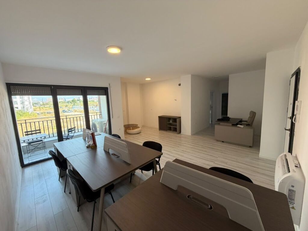 Office for rent, Ndergjoni Complex