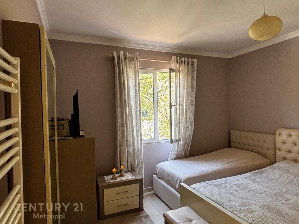 🏡 SHTËPI 2-KATËSHE PËR SHITJE – SAUKU I VJETËR / MJULL BATHORE 25,000,000 Lekë
