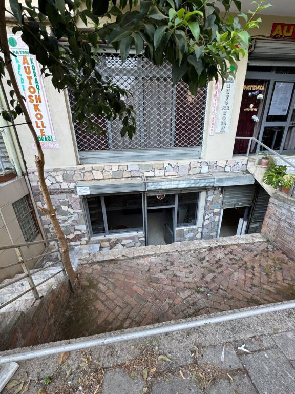 AMBIENTE 50m² IN AFFITTO – VIA KAVAJËS