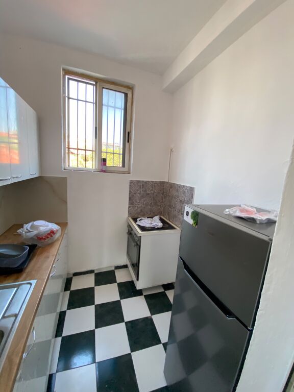 Shtepi me Qira 3+1 + Vend Parkimi - Ali Demi  Rrethrrotullimi i Shkoze, Tirane
