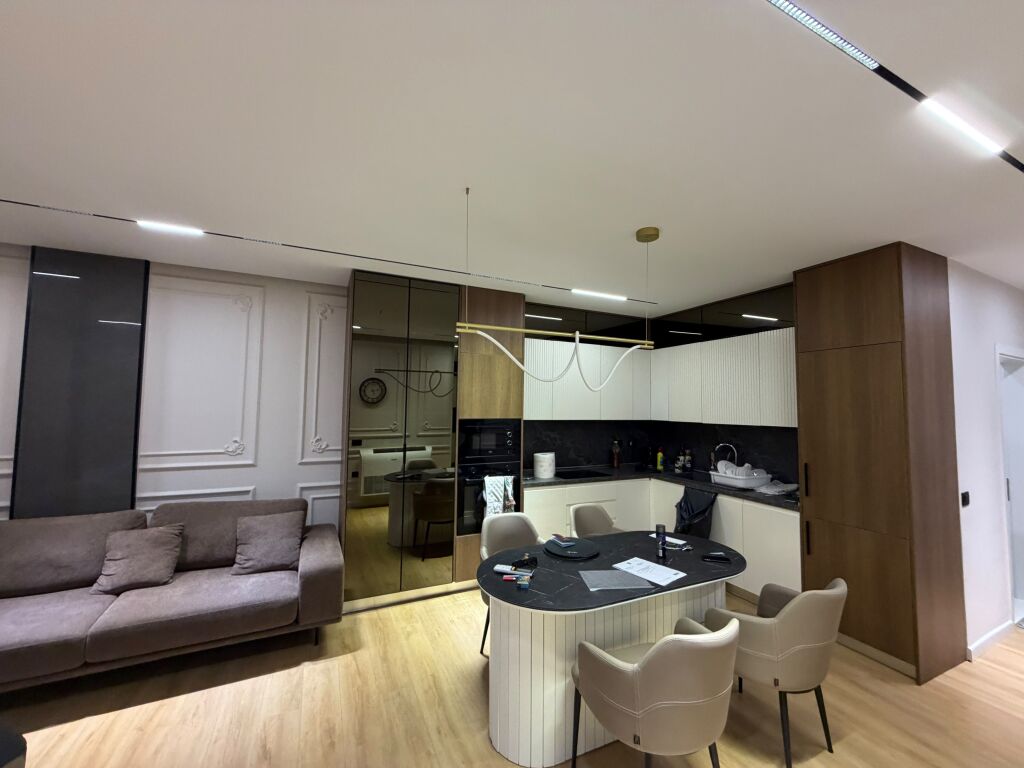 Shitet Apartament 2+1+2 + Garazhd ne Kavaje