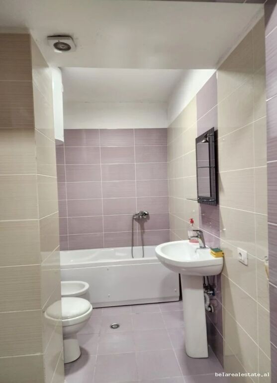 Apartament Me Qera 3+1 Tek Pazari i Ri (ID B2341) Tirane