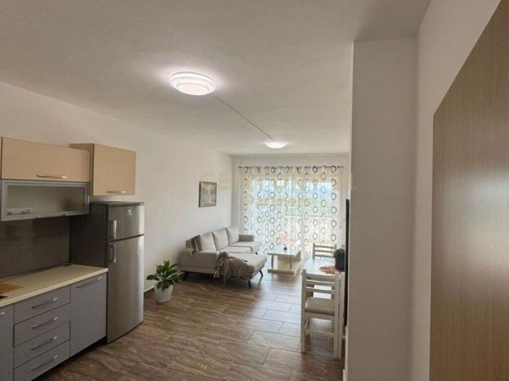 🏡 **FOR SALE APARTMENT 1+1 + VERANDA – SHKOZË, TIRANA**