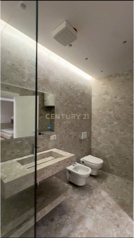 Shitet apartament 2+1+2 tualete tek Kompleksi Xheluks prane Xibrakut!