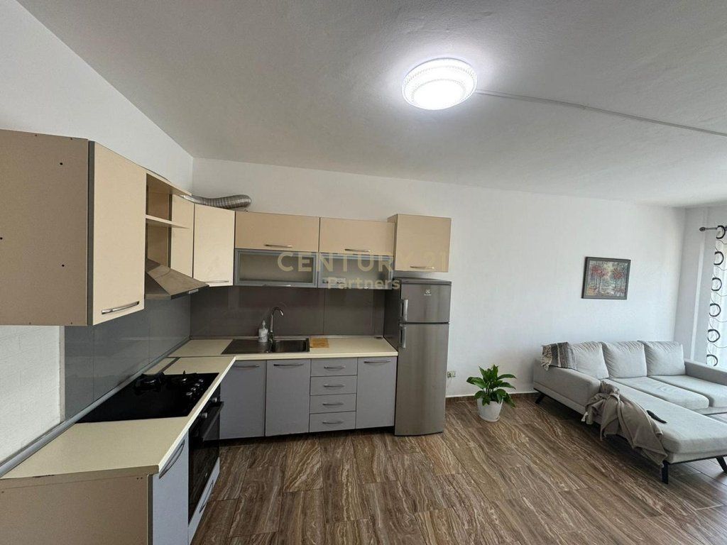 Apartment 1+1+ Veranda For Sale in Shkozë, Tirana
