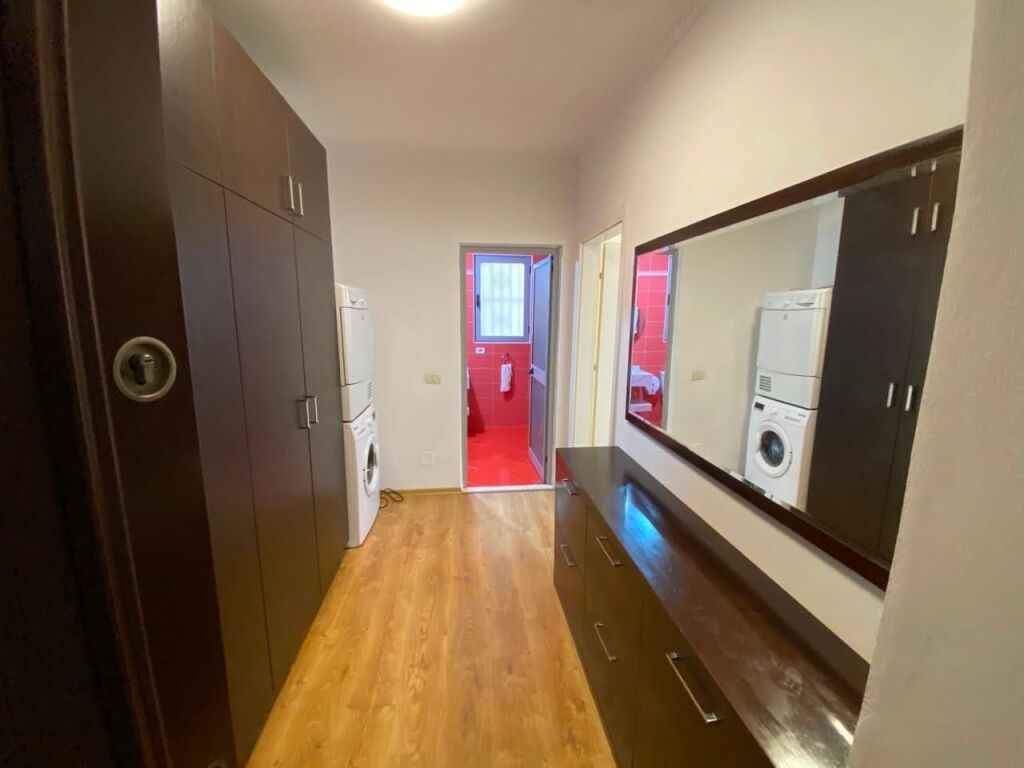 Shitet Apartament 1+1 Fresk