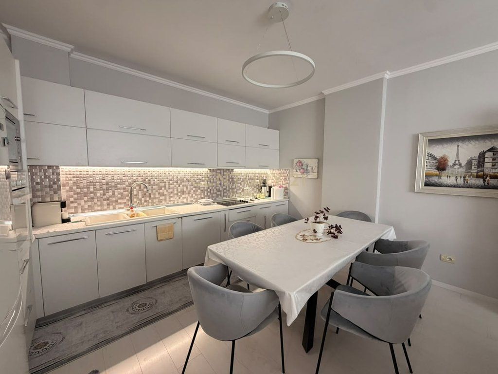 Shesim apartament 3+1+3 prane Viles L, Astir! 229,508 €