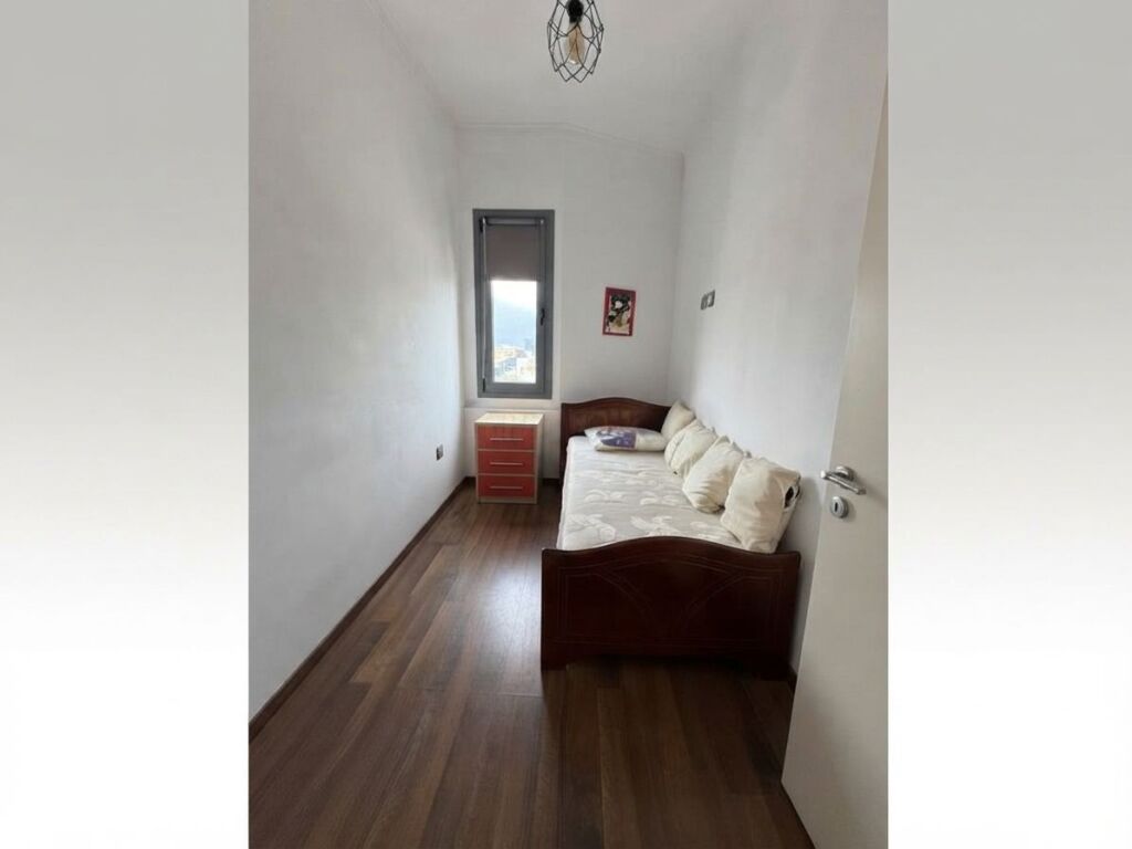 Qera , Apartament 2+1 , Pazari i Ri , Tirane