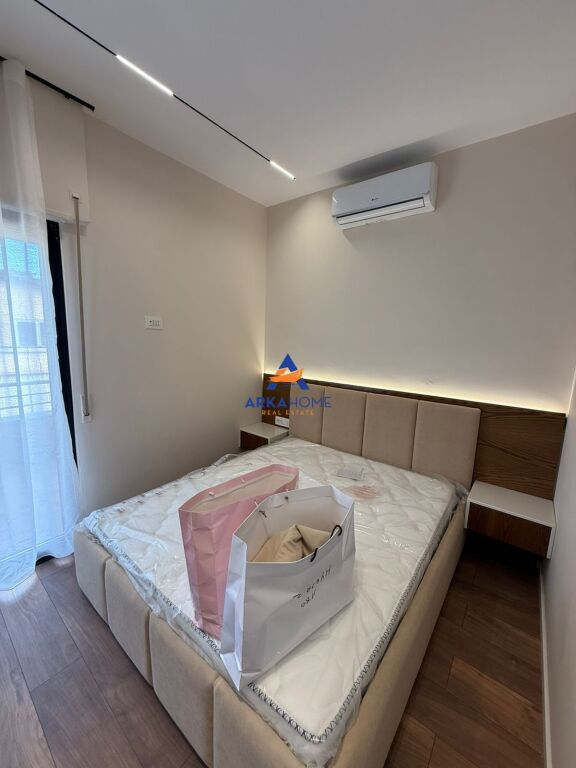 AFFITTASI APPARTAMENTO 1+1+BALCONE "KODRA E DIELLIT, VIA BILL CLINTON" 58.000 LEKE