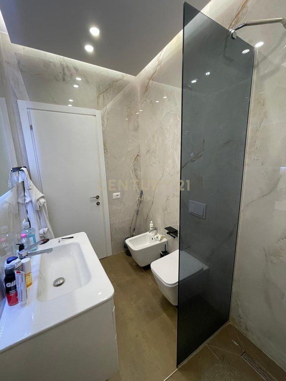 QIRA APARTAMENT MODERN 1+1, FZ GREEN TERRACE, LIQENI I THATE!!