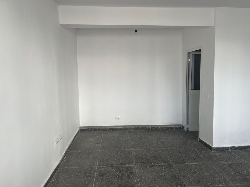 BUSINESS PREMISES FOR RENT – NEAR THE HOSPITAL, DURRËS!