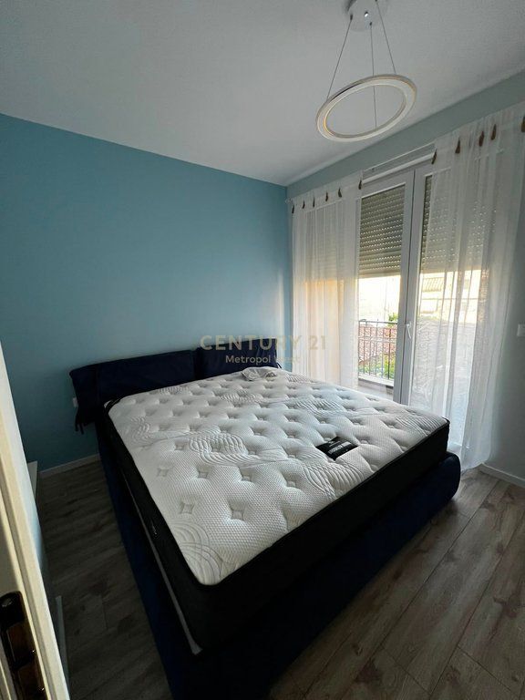 Jepet me Qira Apartament 1+1+Post Parkimi , Ish Tregu Elektrik