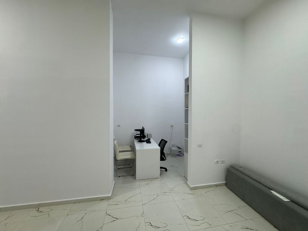 IN AFFITTO | Appartamento 2+1, Vicino Donika Center