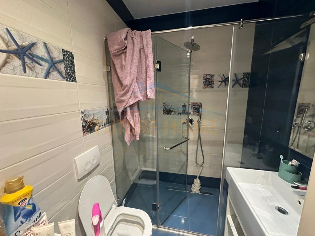 Rent, Apartment 3+1+2+ Veranda, 4 Deshmoret St., Tirana.