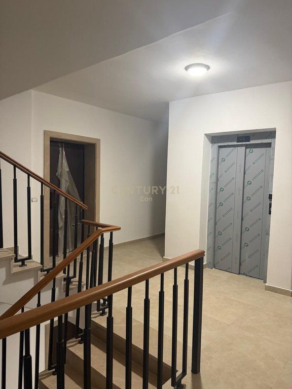 APARTAMENT PER SHITJE NE REZIDENCEN DYRRAKIUM , CURRILA !