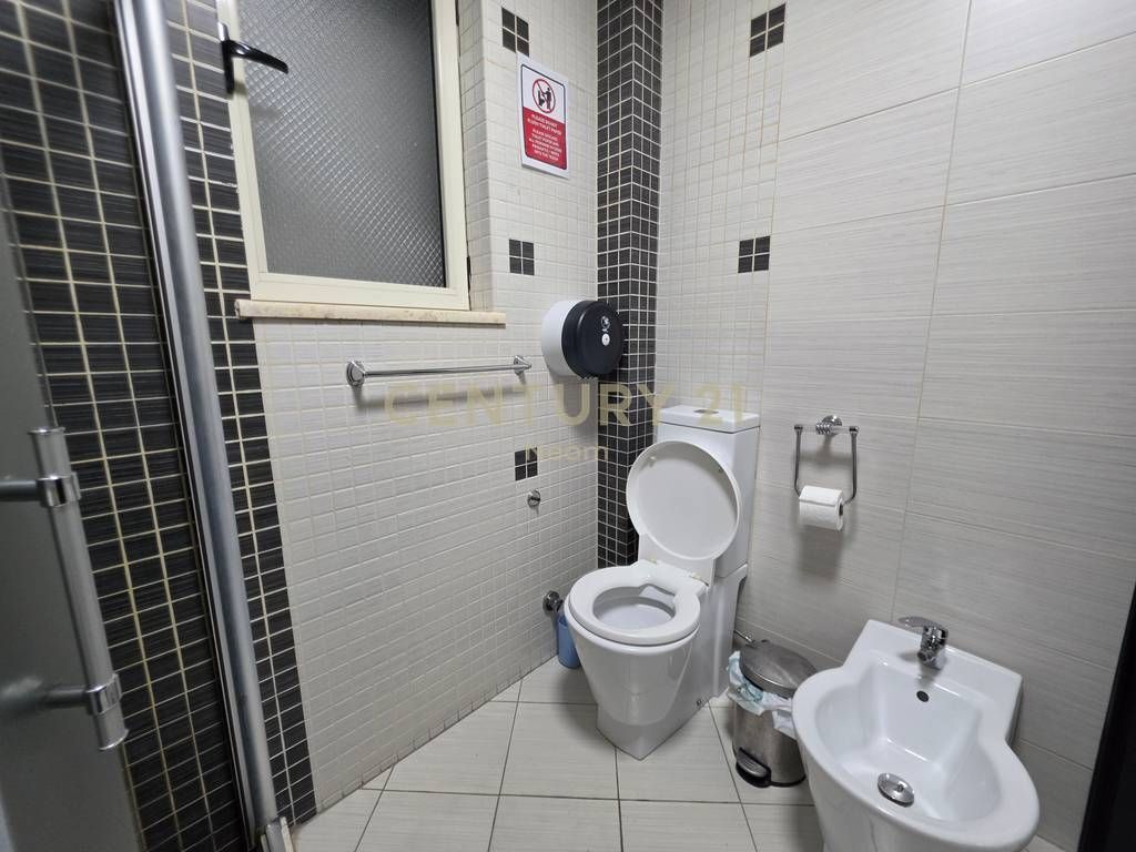 VILLA SU DUE PIANI IN AFFITTO NEL CUORE DI TIRANA, MYSLYM SHYR