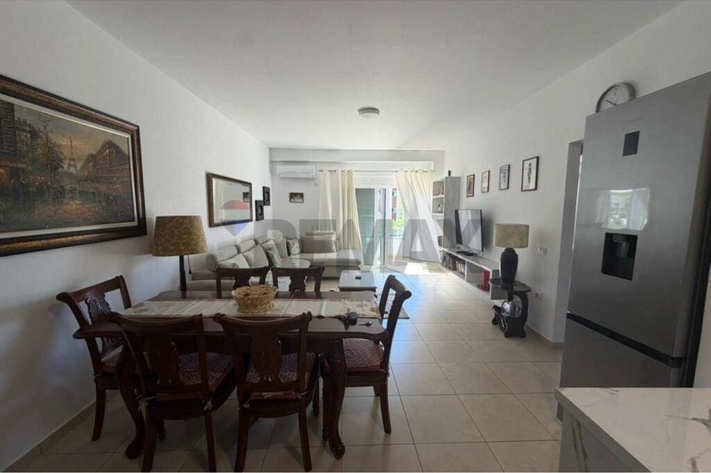 Apartament - Për Shitje - Rruga Mitat Hoxha, Sarandë