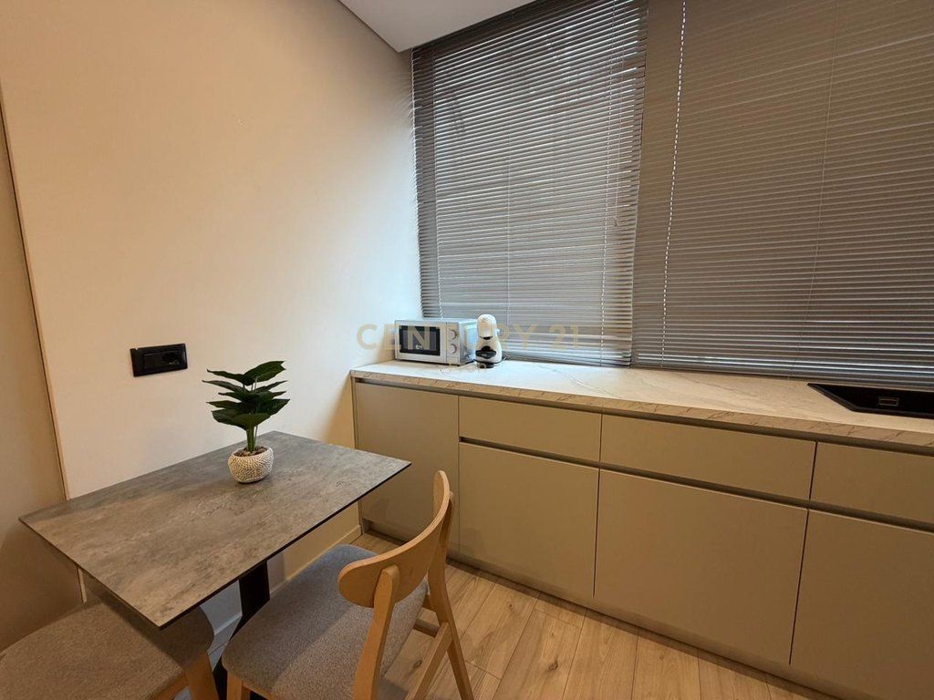 3 Apartamente per Shitje - Mundesi shume e mire biznesi - Rruga e Dibres
