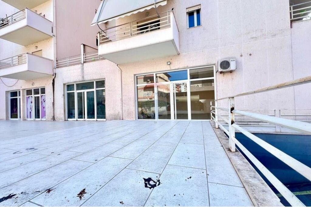 Shop for Rent