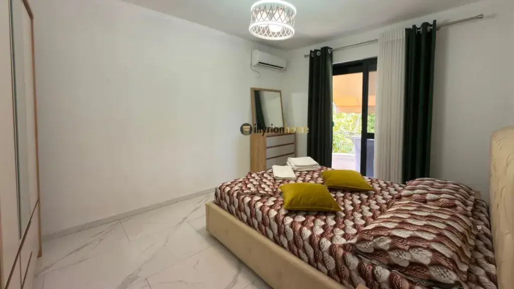 Qira, Apartament 1+1 me kuzhinë më vete tek Rruga e Elbasanit