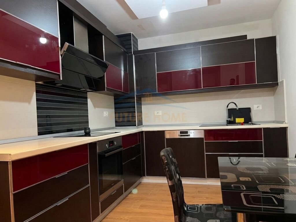 Qera, Apartament 2+1, Komuna E Parisit.Tirane