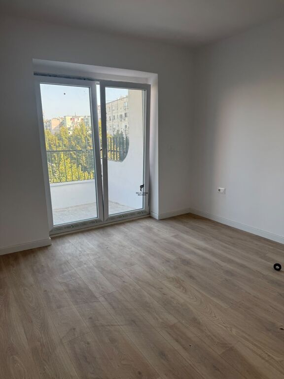 APARTAMENT ME QERA 3+1 RRUGA BARDHYL 60.000 LEKE FH-92065