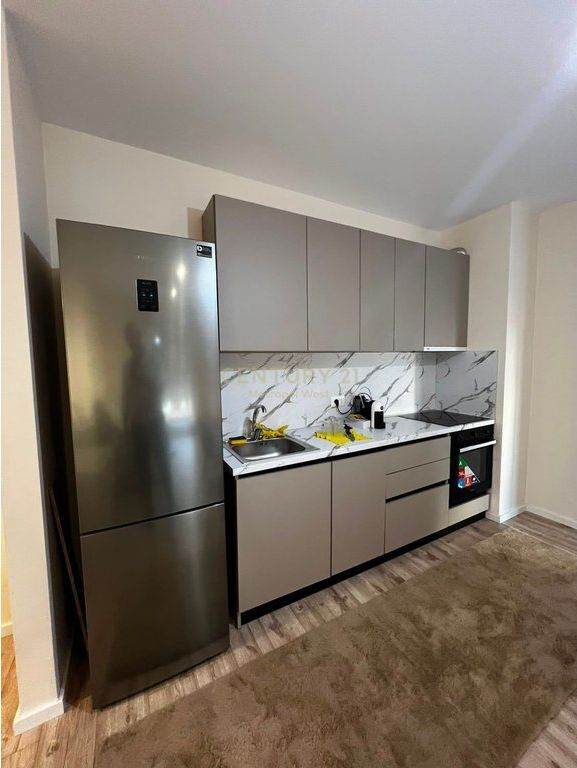 Jepet me Qira Apartament 1+1+Post Parkimi , Ish Tregu Elektrik