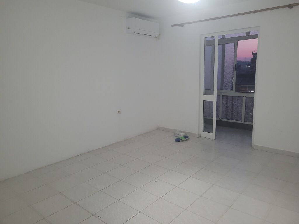 Apartment 2+1 for rent Myslym Shyri 