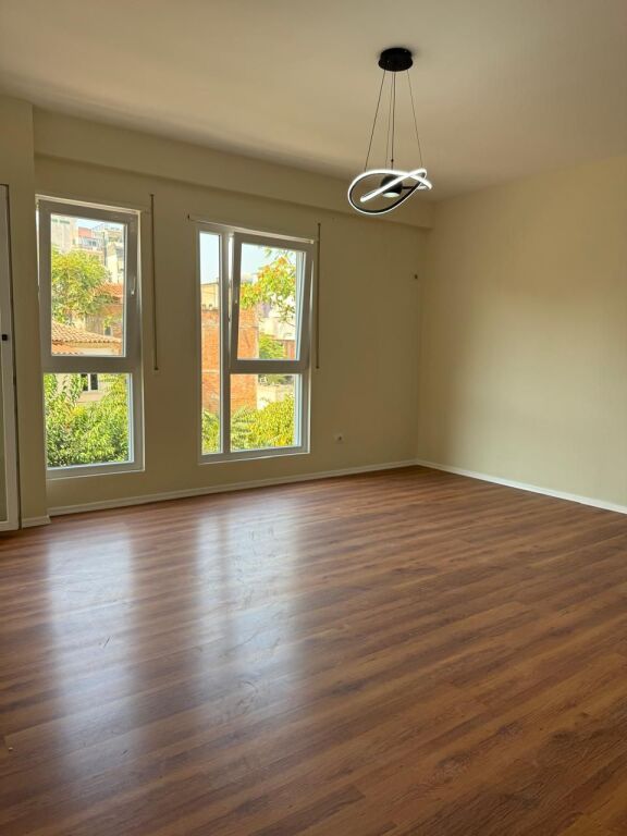 📍SHKOLLA E KUQE, APARTAMENT 1+1 NE SHITJE