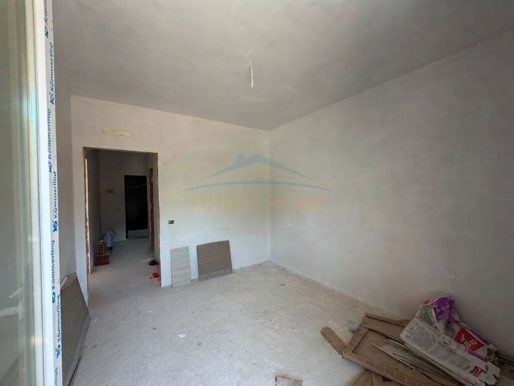 Shitet , Apartament 1+1 , Liqeni i thate , Tirane