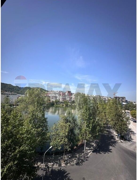 SHITET APARTAMENT 2+1+2 TEK LIQENI, PRANË RADISSON